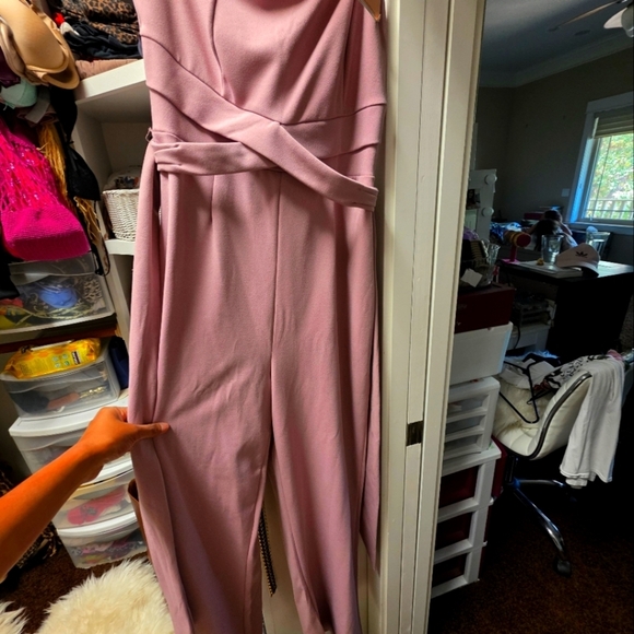 Elegant Pink Chuve Over-all Pants Dress - Picture 4 of 5